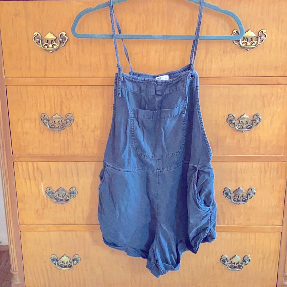 Charcoal cotton Billabong overalls.